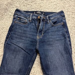 💙HOLLISTER HIGH RISE SUPER SKINNY JEANS💙